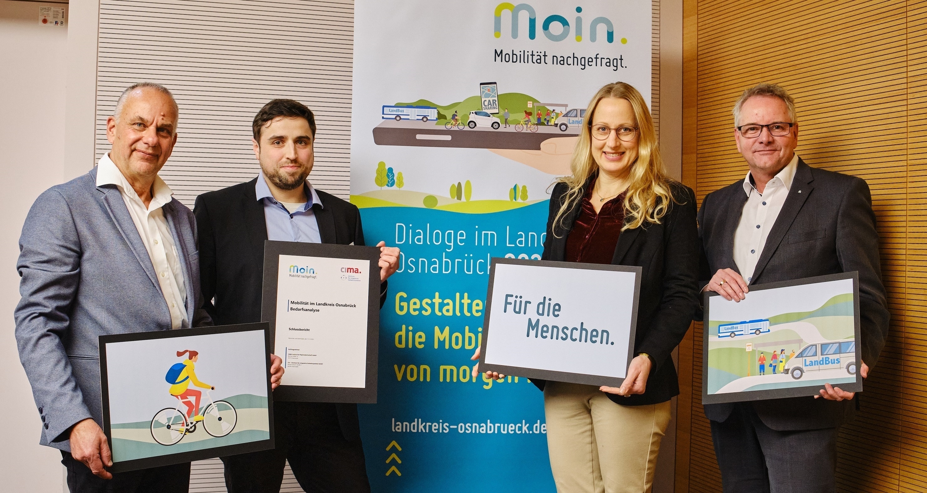 v.l.n.r. Gerhard Becher (CIMA), Julian Isken (Projektleiter), Landrätin Anna Kebschull, Kreisrat Winfried Wilkens