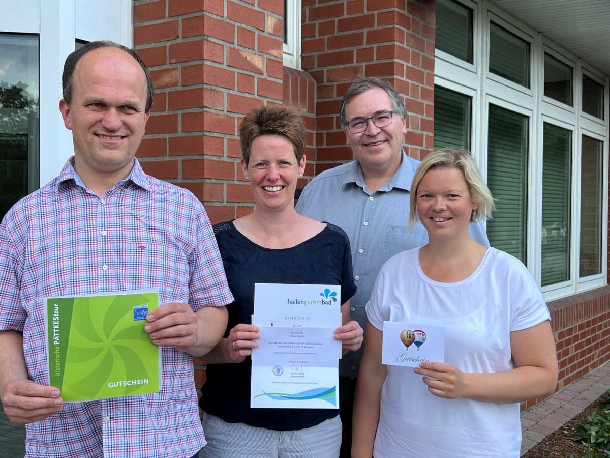 Foto v. l. n. r.: Josef Pille, Anke Alterbaum, Bürgermeister Torsten Dimek, Janine Stockhoff;